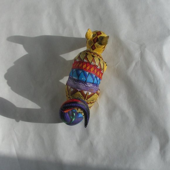 Hand Carved and Painted Armadillo Alebrije. - Picture 7 of 14